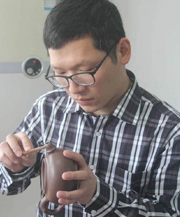 紫砂艺人丁乐敏，助理工艺美术师
