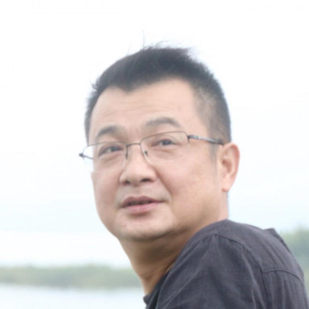 紫砂艺人丁卫东，高级工艺美术师