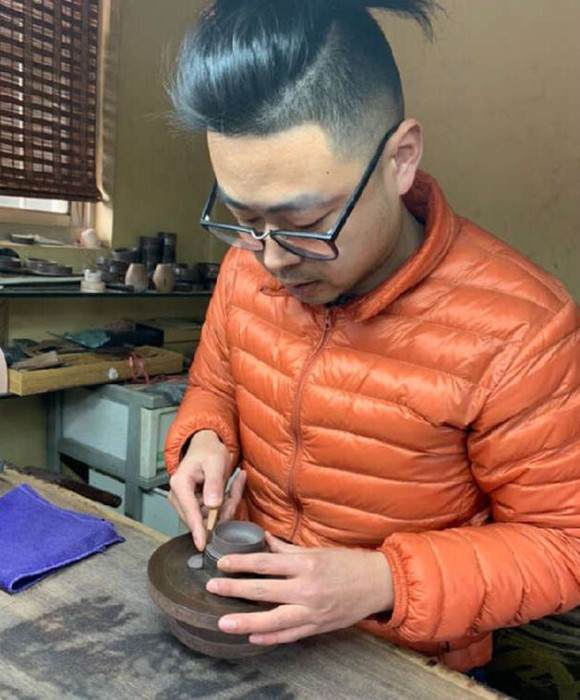 紫砂艺人万旻翔，工艺美术师