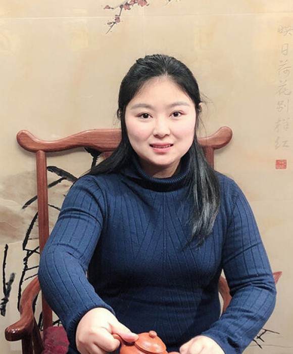 紫砂艺人万诗媛，工艺美术师