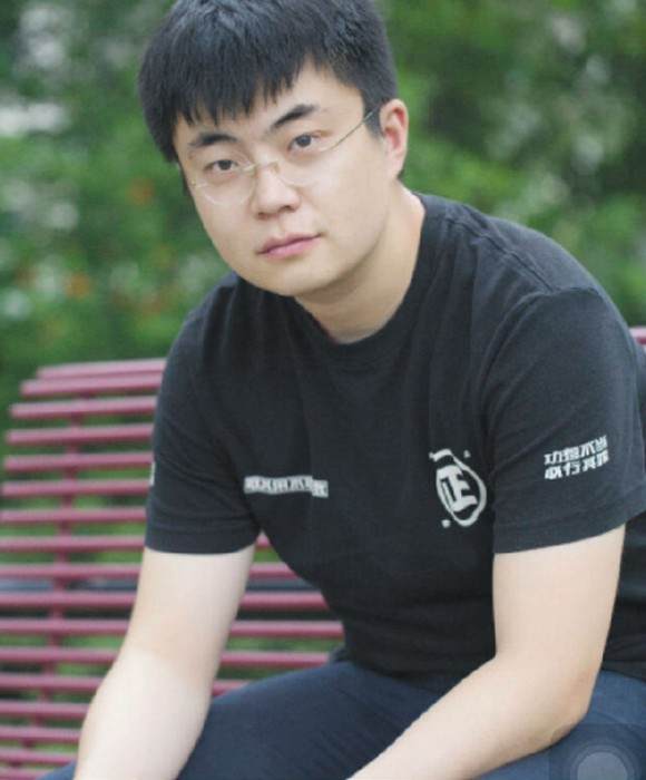 紫砂艺人于丙坤，高级工艺美术师