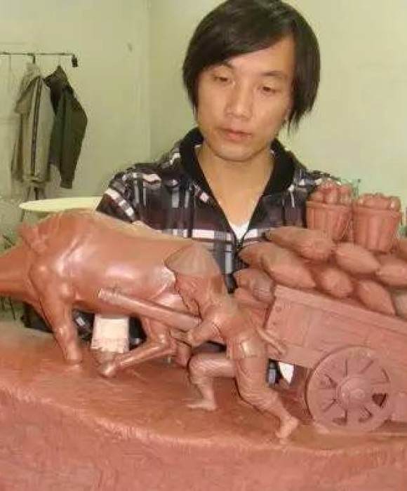 紫砂艺人于永茂，工艺美术师