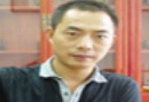 紫砂艺人仇伟中，高级工艺美术师