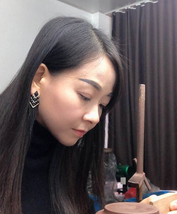紫砂艺人付小梅，工艺美术师