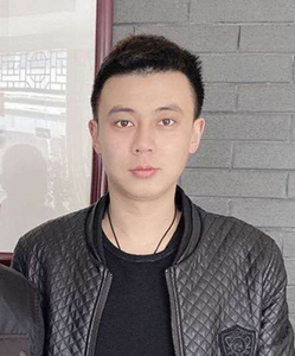 紫砂艺人仲泽良，助理工艺美术师