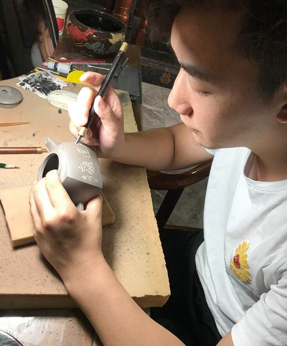 紫砂艺人何之煜，助理工艺美术师