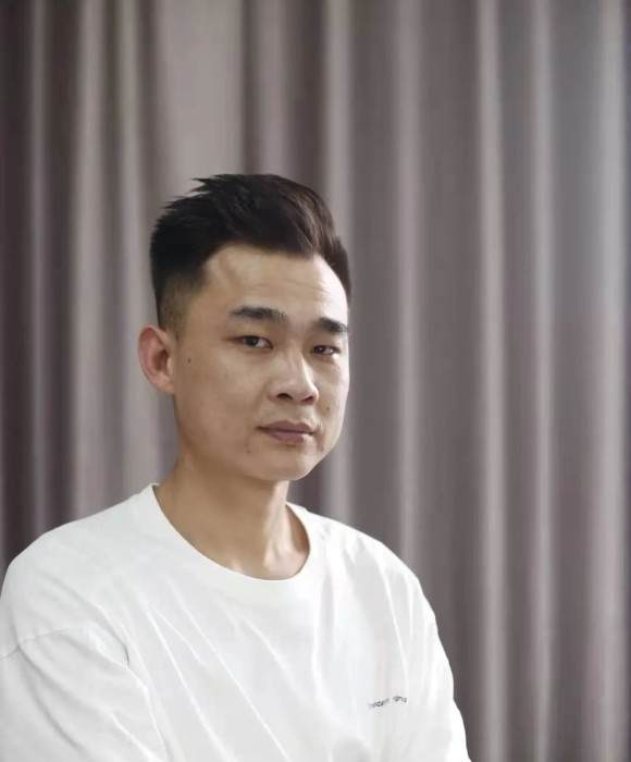 紫砂艺人何召坤，民间实力派