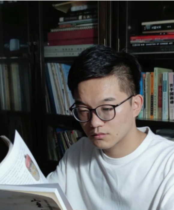 紫砂艺人何孝国，助理工艺美术师