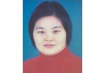 紫砂艺人何文君，正高级工艺美术师