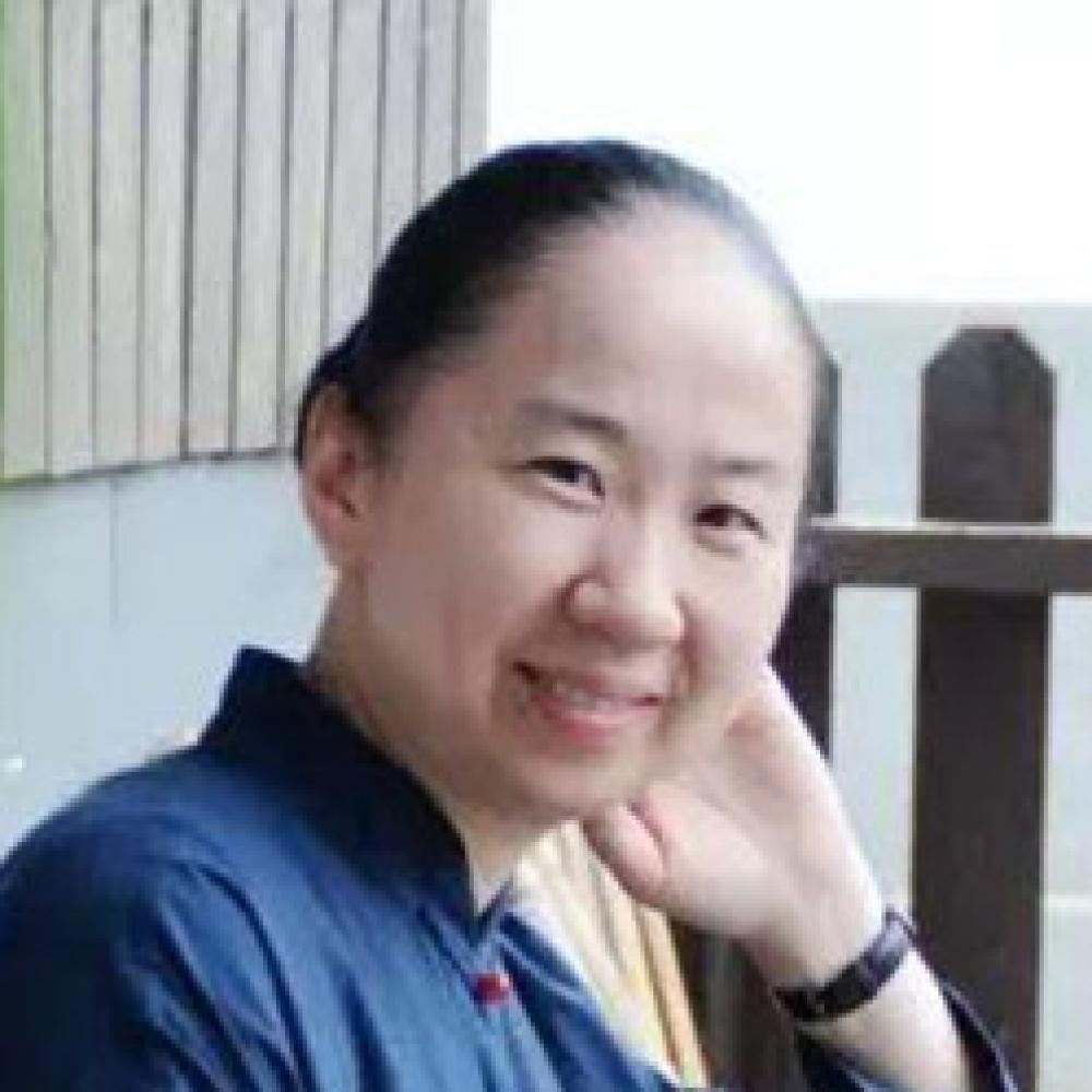 紫砂艺人何震，正高级工艺美术师（乡土人才评审获得）