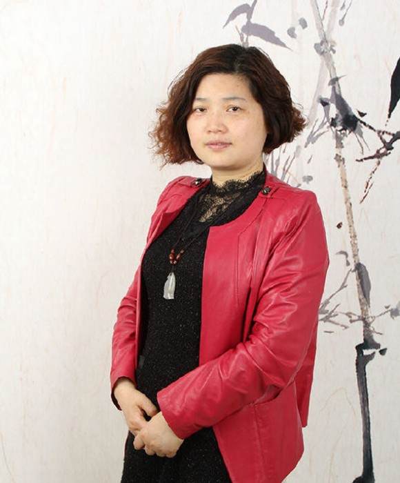 紫砂艺人佘丽芳，助理工艺美术师
