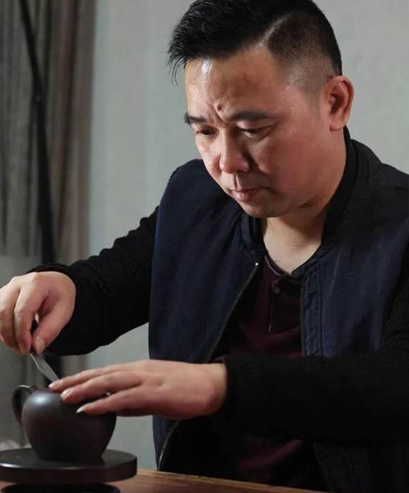 紫砂艺人佘永锋，民间实力派