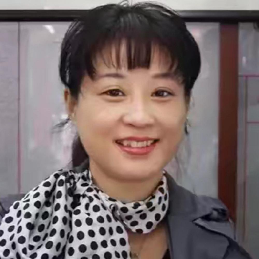 紫砂艺人佘燕敏，正高级工艺美术师