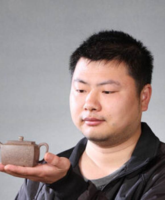 紫砂艺人余人杰，工艺美术师