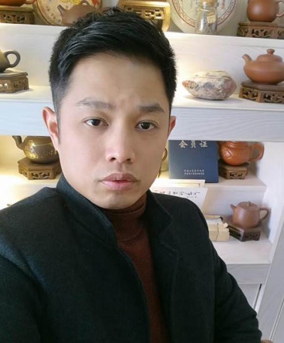 紫砂艺人余其勇，民间实力派