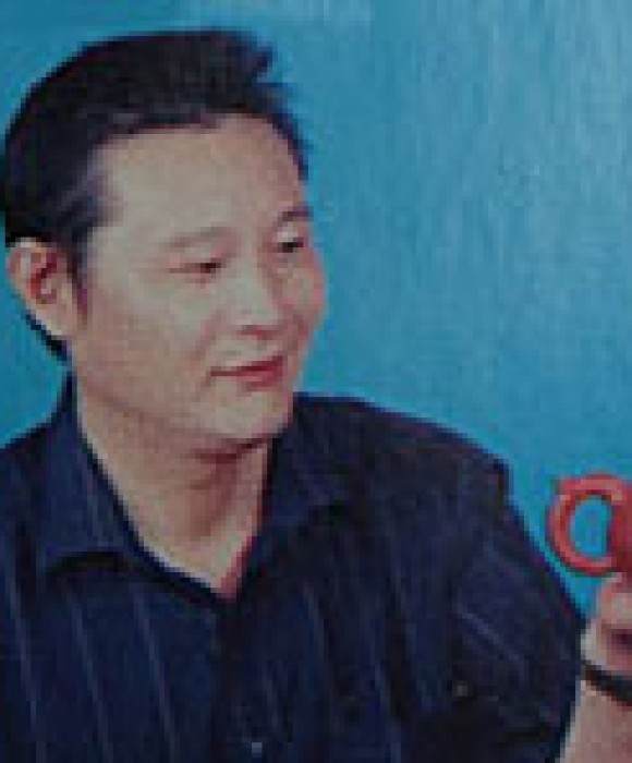 紫砂艺人俞东明，工艺美术师