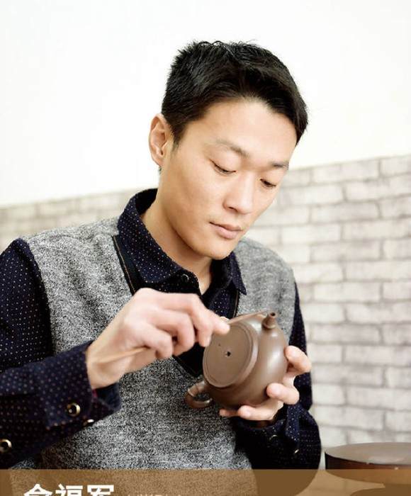 紫砂艺人俞福军，工艺美术师