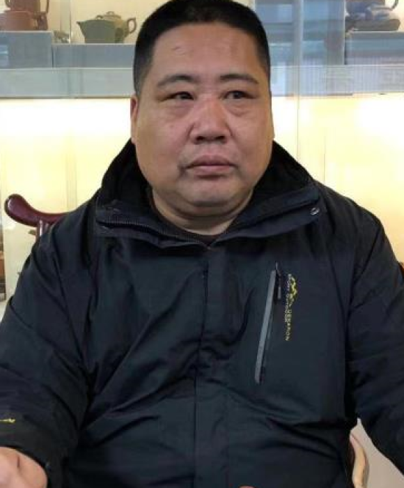 紫砂艺人俞震，工艺美术师