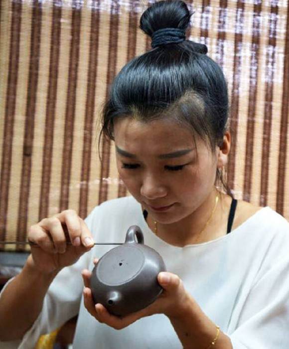 紫砂艺人候鑫莉，工艺美术师