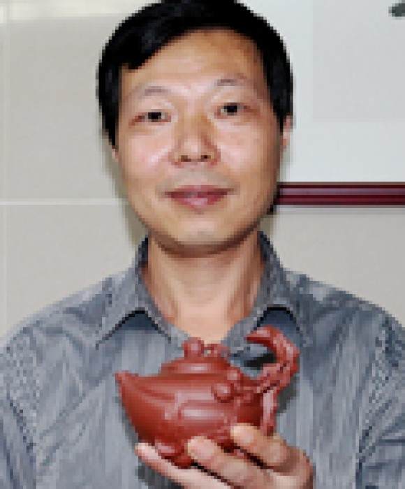 紫砂艺人倪顺金，高级工艺美术师