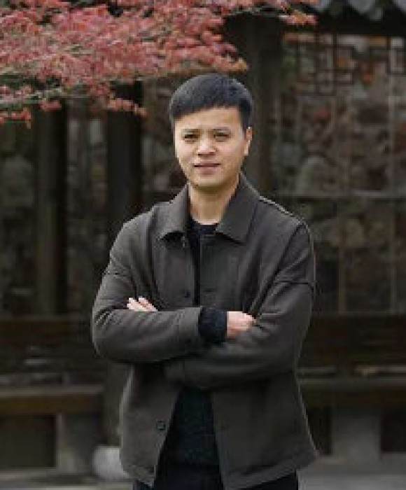 紫砂艺人储亚军，工艺美术师