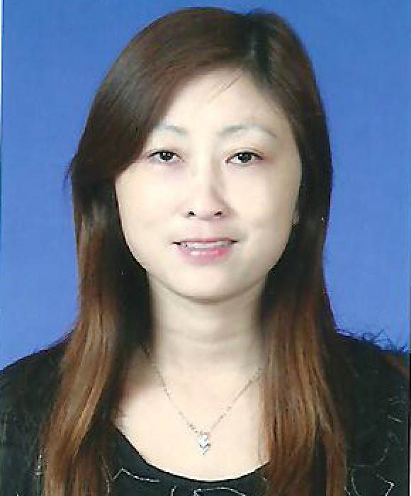 紫砂艺人关云琴，高级工艺美术师