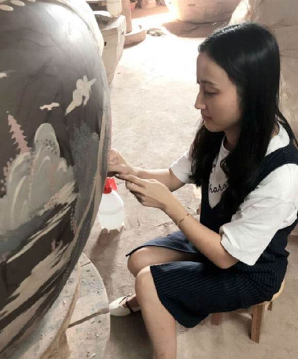 紫砂艺人冯丹妮，工艺美术师