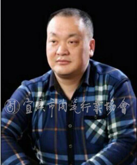 紫砂艺人冯小俊，工艺美术师