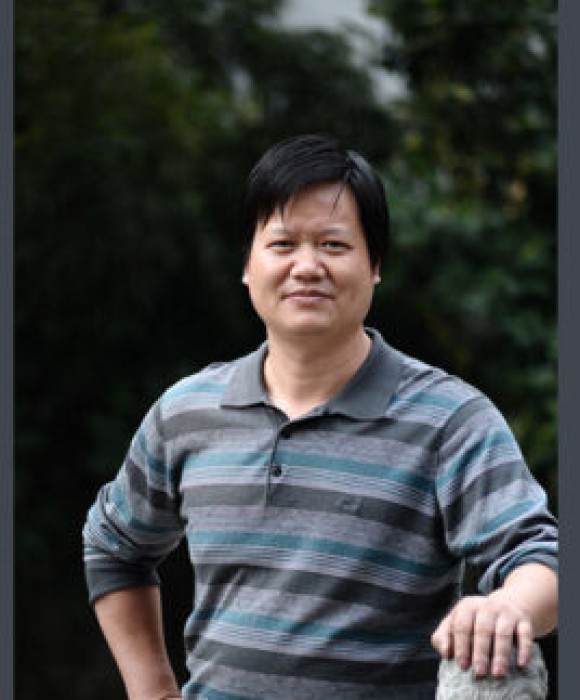 紫砂艺人冯建平，工艺美术师