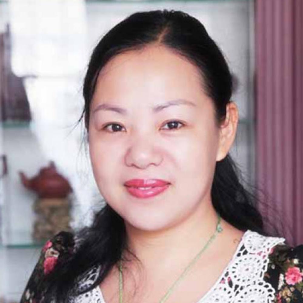 紫砂艺人冯文娟，工艺美术师