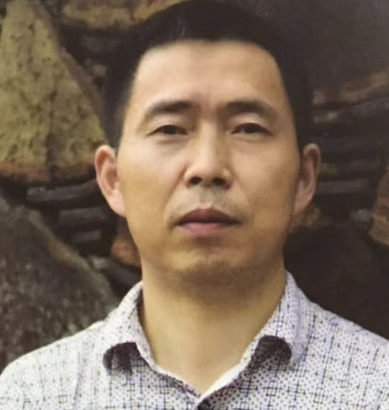 紫砂艺人冯盘军，高级工艺美术师