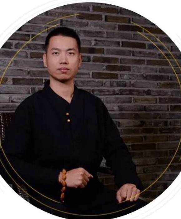 紫砂艺人凌佳磊，助理工艺美术师
