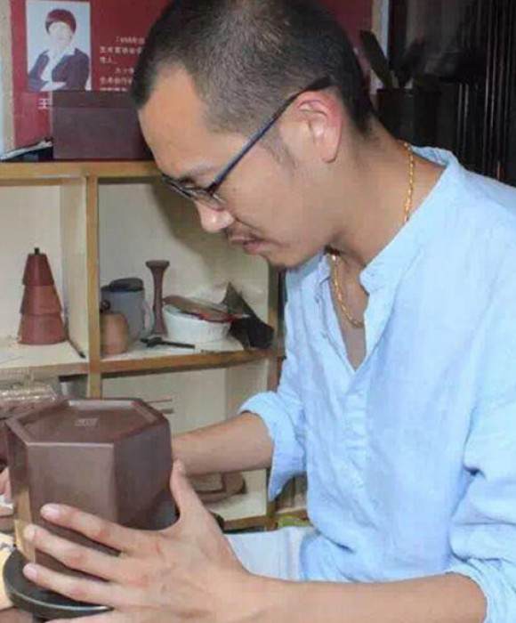 紫砂艺人刘云亮，工艺美术师