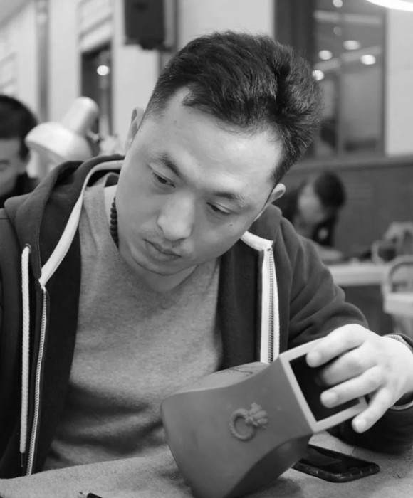 紫砂艺人刘伟涛，工艺美术员