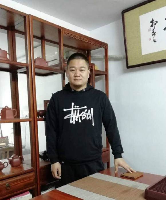 紫砂艺人刘兵，助理工艺美术师