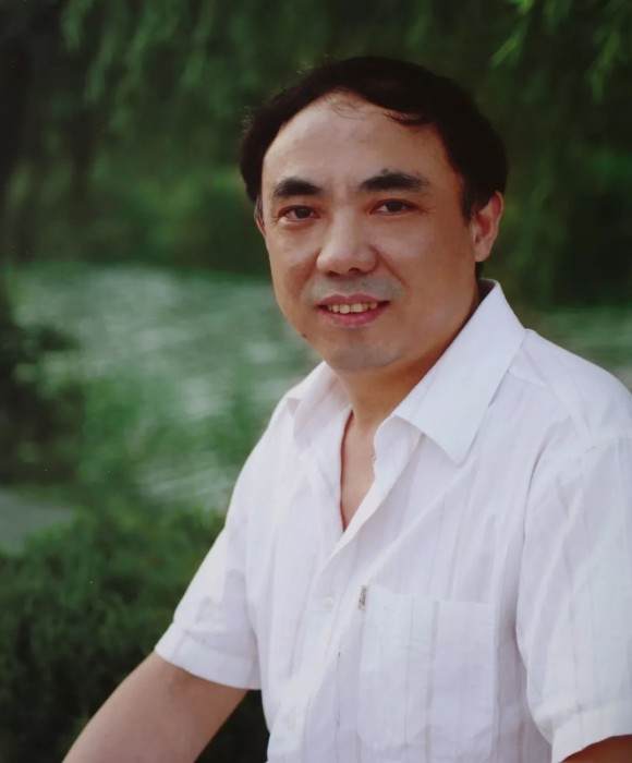 紫砂艺人刘军，正高级工艺美术师
