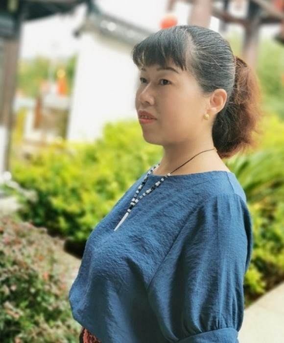 紫砂艺人刘孟芳，工艺美术师