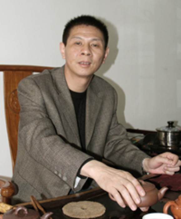 紫砂艺人刘建伟，高级工艺美术师