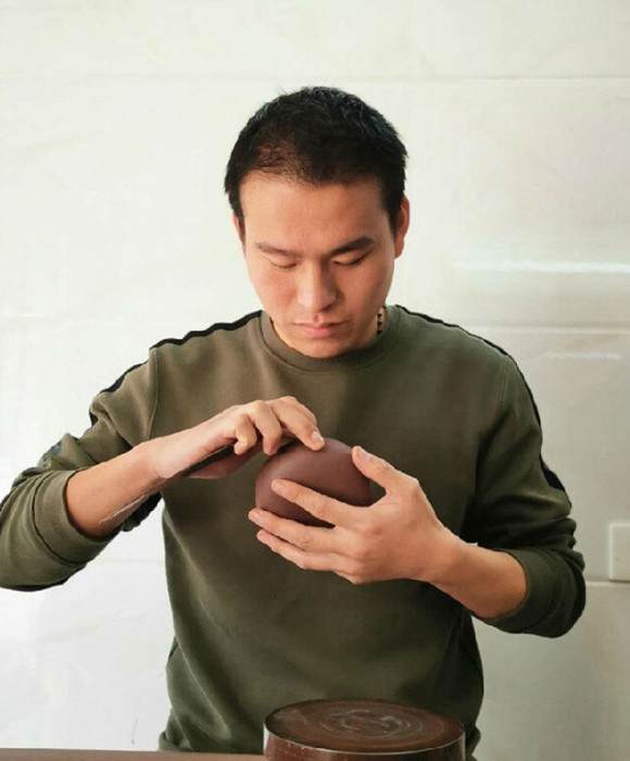 紫砂艺人刘拓，助理工艺美术师
