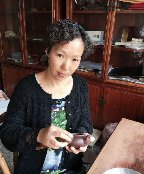 紫砂艺人刘祥娟，助理工艺美术师