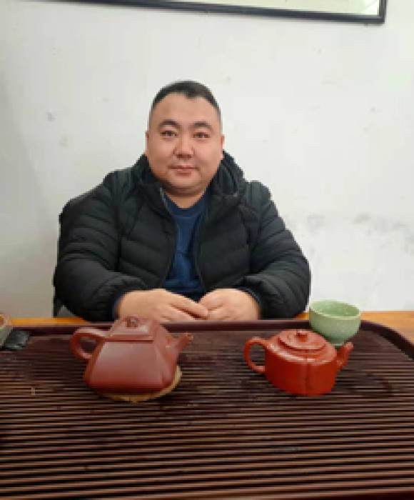紫砂艺人刘祥龙，工艺美术师