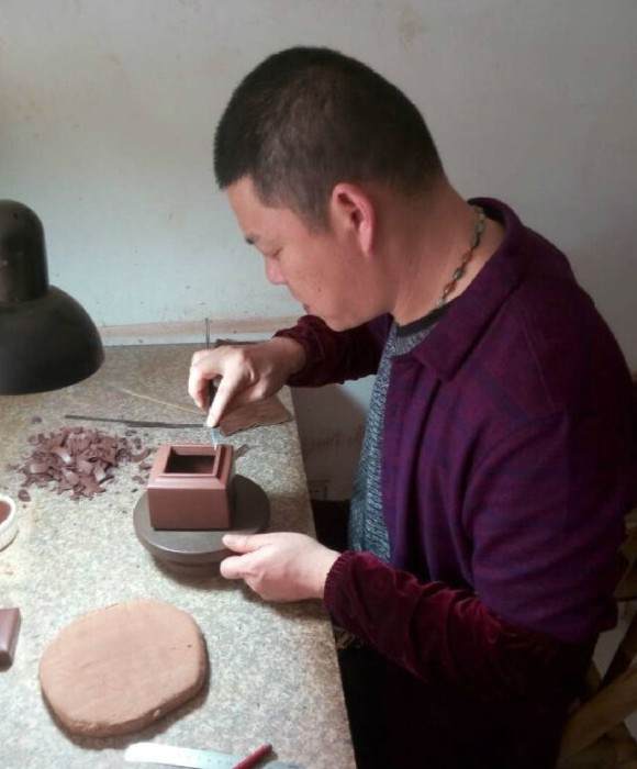 紫砂艺人刘秀斌，助理工艺美术师