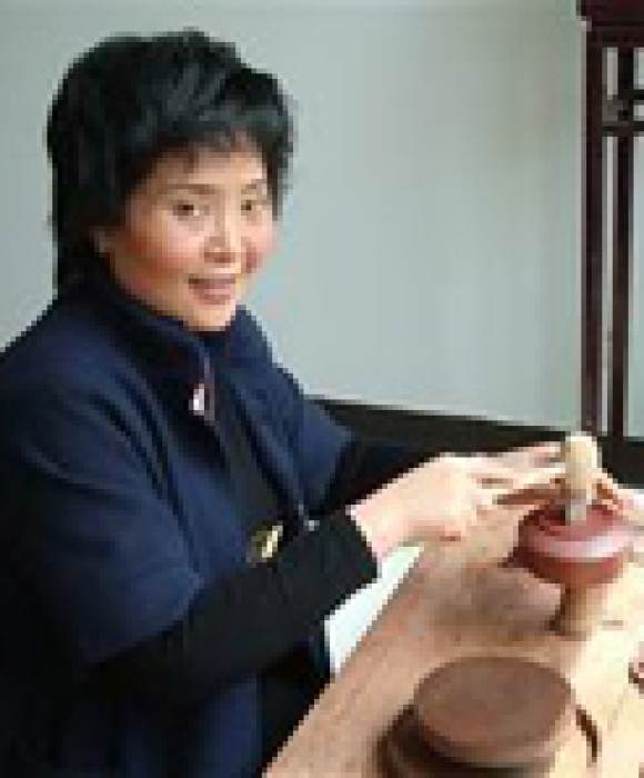紫砂艺人刘蓉萍，正高级工艺美术师