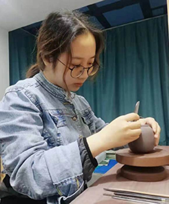 紫砂艺人刘蓉，工艺美术师