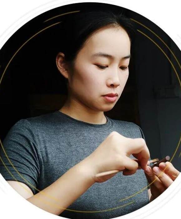 紫砂艺人刘青，助理工艺美术师