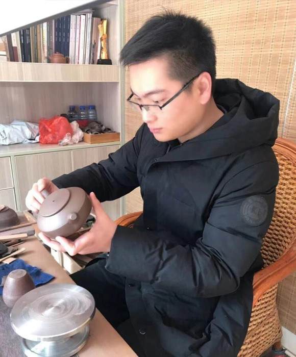 紫砂艺人刘颖涛，工艺美术师