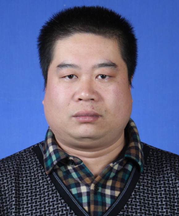 紫砂艺人刘鹏，助理工艺美术师