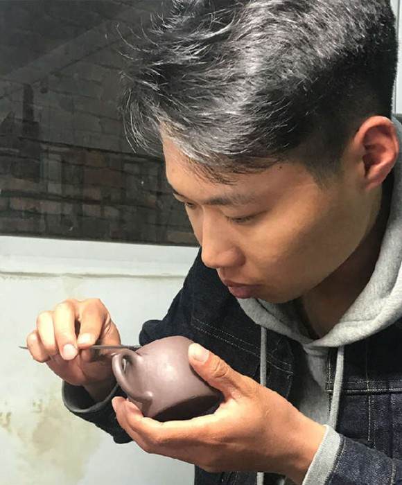 紫砂艺人勇毅炜，助理工艺美术师