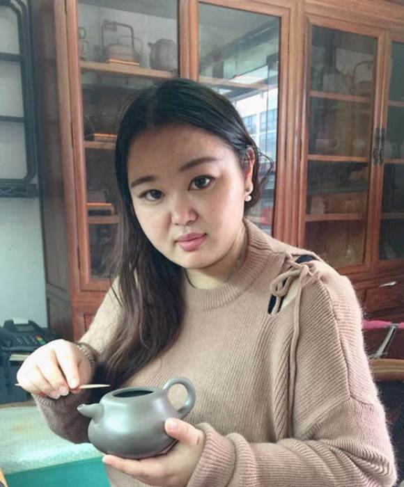 紫砂艺人包丽琳，工艺美术员