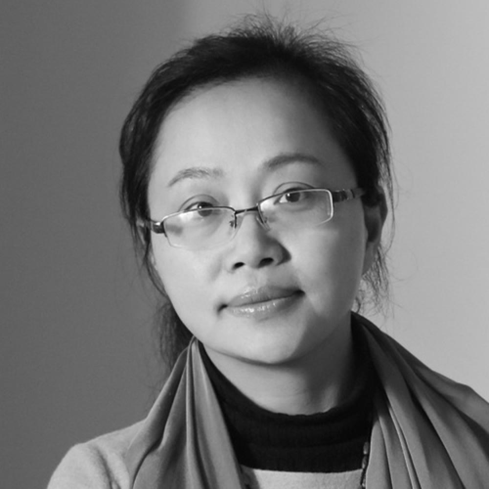 紫砂艺人华珊，高级工艺美术师
